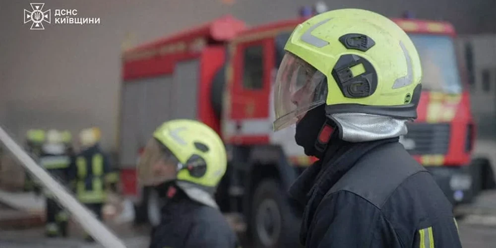 Наслідки удару балістикою на Київщині, фото Управління ДСНС у Київській області