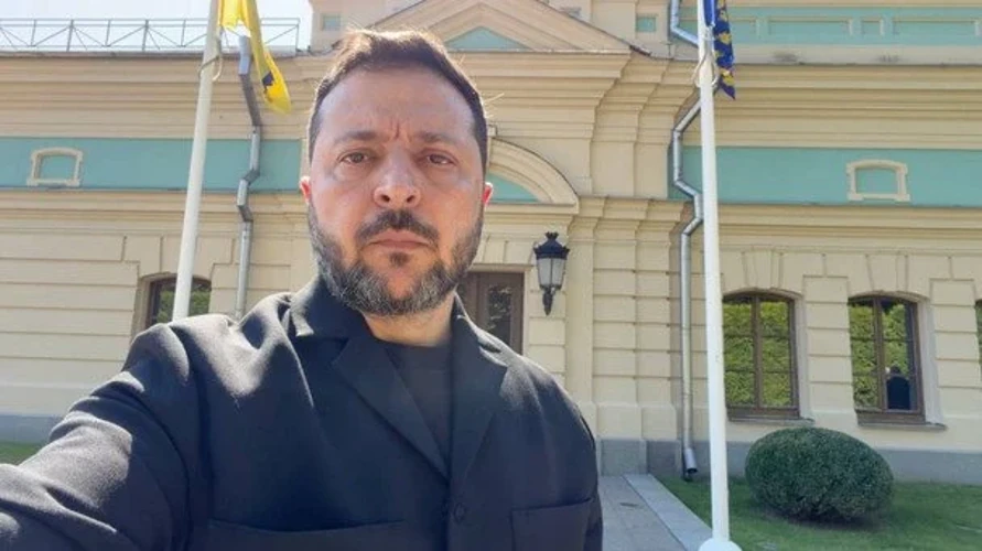 Густий чорний дим над селом Мила на Житомирській трасі після детонації боєприпасів